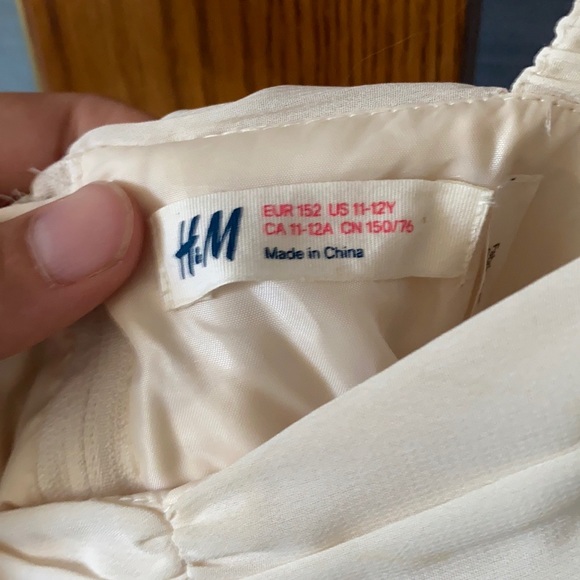 H&M white flower dress - Picture 2 of 4